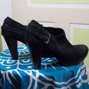 WHITE MOUNTAIN ANKLE BOOTIES double buckle 9m